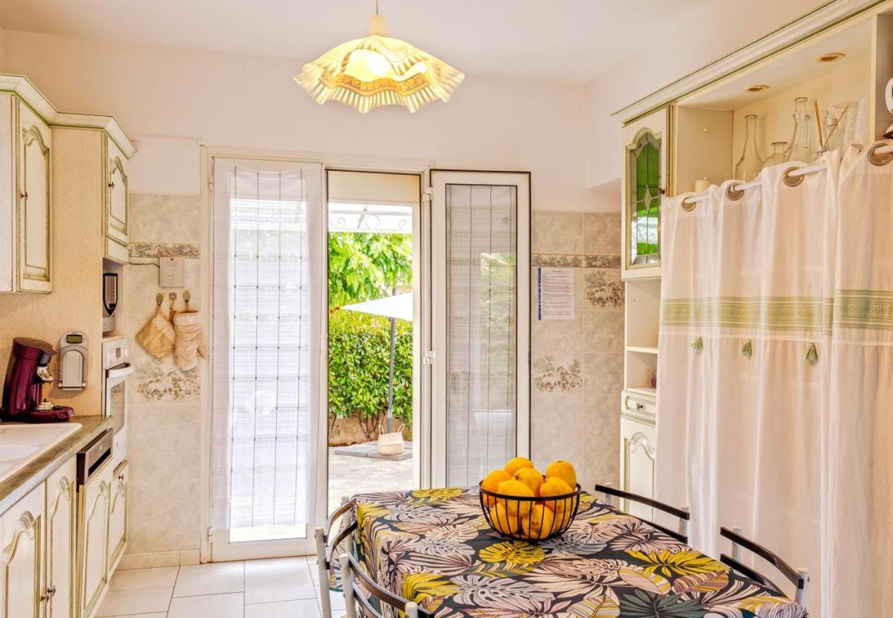 סרביון Villa Tous Conforts Avec Piscine Privee Et Acces Plage מראה חיצוני תמונה